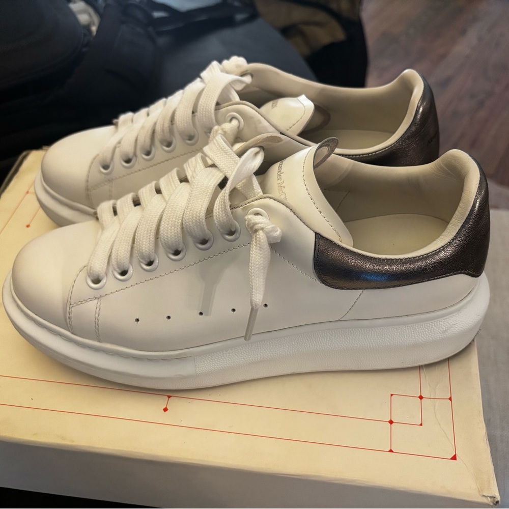 Alexander McQueen Women's Oversized Sneaker in White/Black Pearl